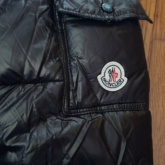 Black moncler puffer - Picture 3 of 6
